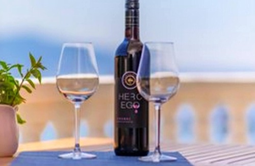 Martinscica Appartement | Homerez - Appartement for 5 ppl. with sea view and balcony at Martinšćica