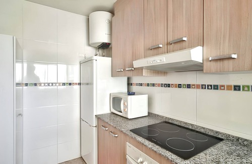 La Pineda Appartement | Homerez - Apt. near Platja de la Pineda