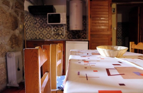 Seia Appartement | Homerez - Appart. à Seia avec cheminée