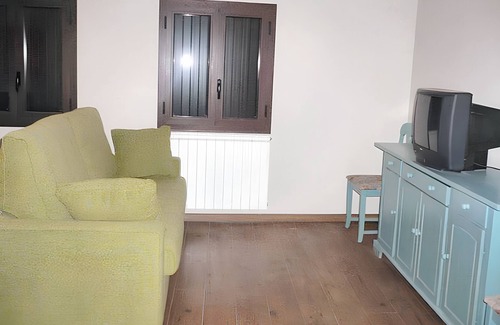 Laspaules Appartement | Homerez - Appt vue montagne Laspaúles