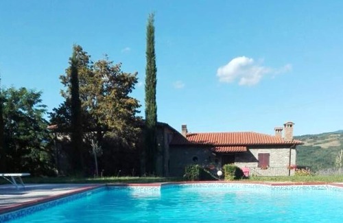 Caprese Michelangelo Maison | Homerez - Maison pour 4 pers. avec piscine partagée à Caprese Michelangelo