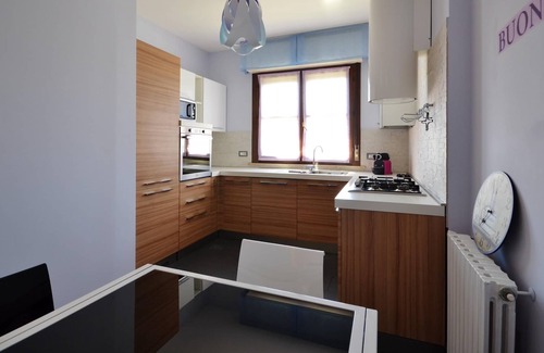 Vercelli Appartement | Homerez - Superbe appartement pour 2 pers. avec balcon à Vercelli