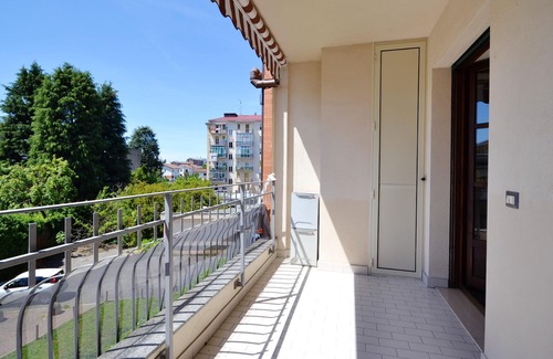 Vercelli Appartement | Homerez - Superbe appartement pour 2 pers. avec balcon à Vercelli