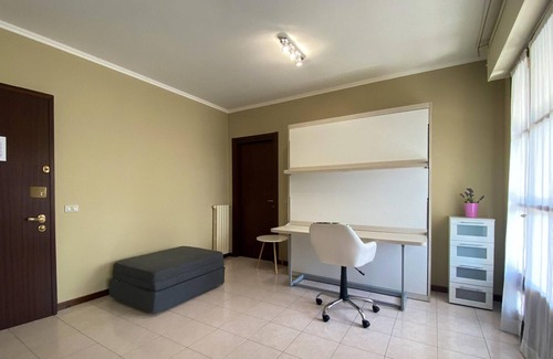 Vercelli Appartement | Homerez - Superbe appartement pour 2 pers. avec balcon à Vercelli