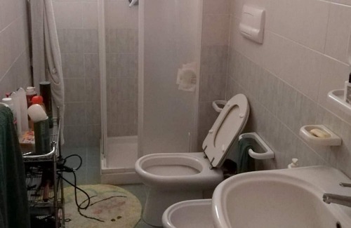 Gazzi Appartement | Homerez - Appartement à 2 km de la plage pour 4 pers. avec balcon à Messina