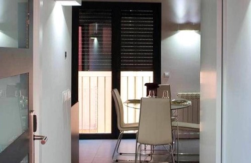 Olot Appartement | Homerez - Superbe appartement pour 4 pers. avec terrasse et balcon à Olot