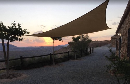 Gorafe Maison | Homerez - Superbe propriété pour 4 pers. avec piscine partagée à Gorafe