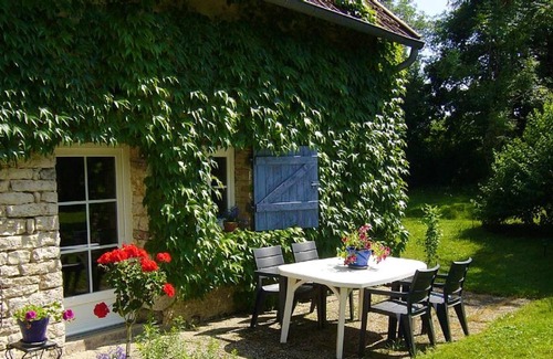Plumont Appartement | Homerez - Superbe studio pour 4 pers. avec jardin et terrasse à Plumont