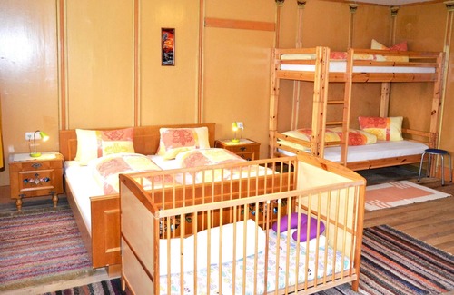 Strassen Appartement | Homerez - Appartement pour 19 pers. avec piscine partagée et terrasse à Strassen