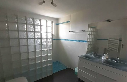 Pouillon Appartement | Homerez - Big appartement for 10 ppl. with shared pool and terrace at Pouillon