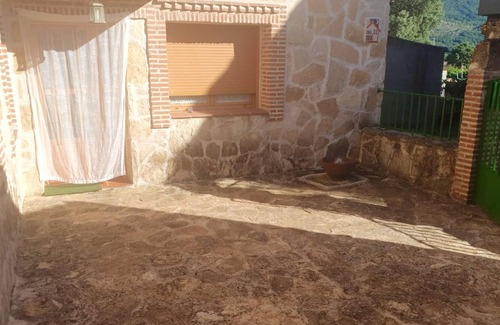 Navaluenga Maison | Homerez - Grande maison pour 9 pers. avec terrasse à Navaluenga