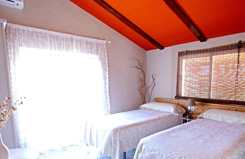 Mirandilla Villa | Homerez - Villa pour 12 pers. avec piscine, jacuzzi et terrasse à Mirandilla