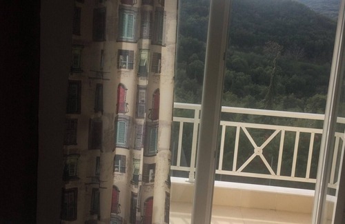 Thermi Appartement | Homerez - Appartement lumineux Thermi + Terrasse + 105 m²