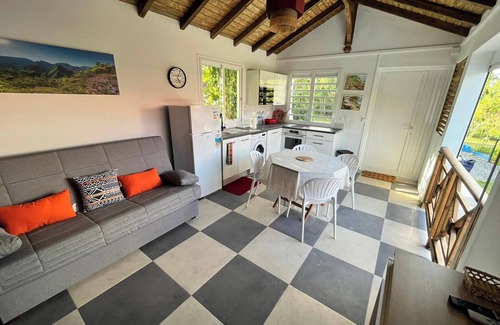 Baie-Mahault Maison | Homerez - Bungalow à Baie-Mahault, piscine privée