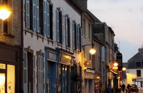 Saint-Vaast-la-Hougue Appartement | Homerez - Appartement cosy Saint-Vaast-la-Hougue