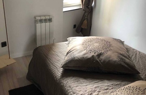 Vallieres Appartement | Homerez - Central studio Clermont-Ferrand