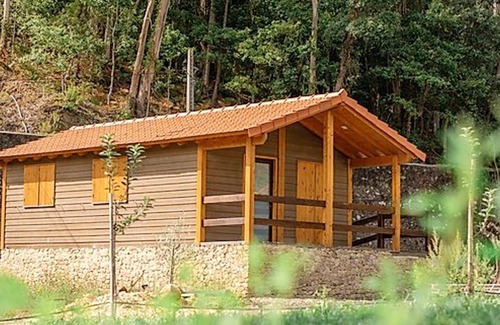 Branca Chalet De Ski | Homerez - Chalet pour 4 pers. avec piscine partagée à Branca, Albergaria-a-Velha
