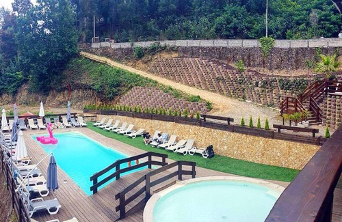 Branca Chalet De Ski | Homerez - Chalet pour 4 pers. avec piscine partagée à Branca, Albergaria-a-Velha