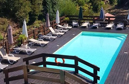 Branca Chalet De Ski | Homerez - Chalet pour 6 pers. avec piscine partagée à Albergaria-a-Velha