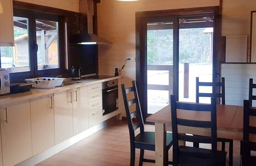 Branca Chalet De Ski | Homerez - Chalet pour 6 pers. avec piscine partagée à Albergaria-a-Velha