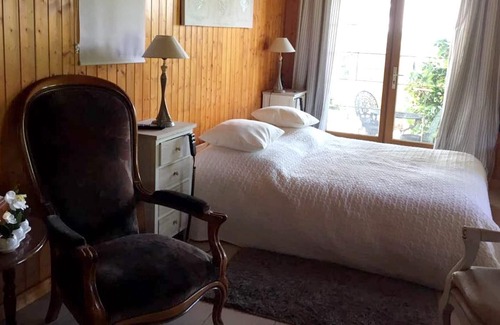 Tudeils Chalet De Ski | Homerez - Chalet for 10 ppl. with swimming-pool, garden and terrace at Tudeils