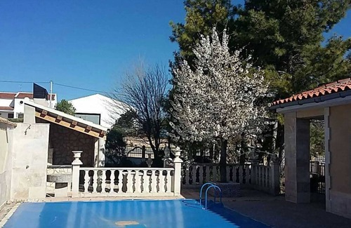 La Almarcha Chalet De Ski | Homerez - Chalet à La Almarcha