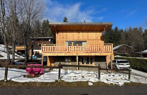 La Lechere Chalet De Ski | Homerez - Chalet in La Léchère