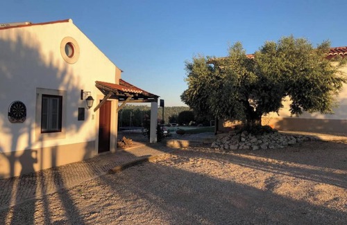Pedrogao Villa | Homerez - Charming villa in Casais de São Brás, jacuzzi