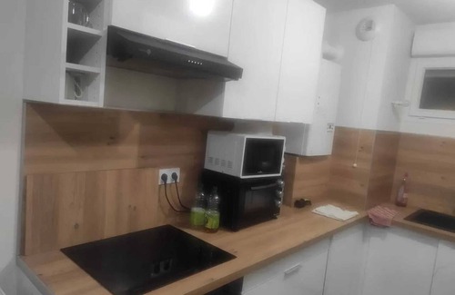 Borny Appartement | Homerez - Charming apartment in Metz with balcony and parking