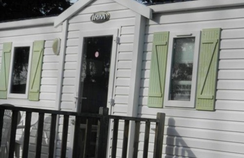 Trogues Maison | Homerez - Bungalow charmant à Trogues avec piscine partagée