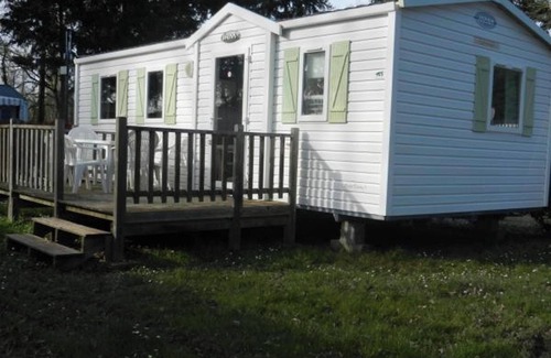 Trogues Maison | Homerez - Bungalow charmant à Trogues avec piscine partagée