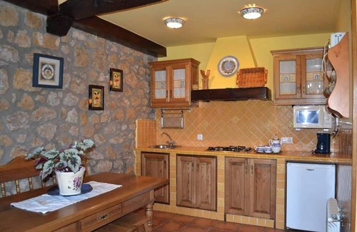 Orena Chalet De Ski | Homerez - Chalet charmant à Oreña + Cheminée