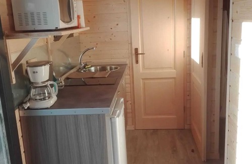 Eymet Chalet De Ski | Homerez - Charming Chalet with Shared Pool in Eymet