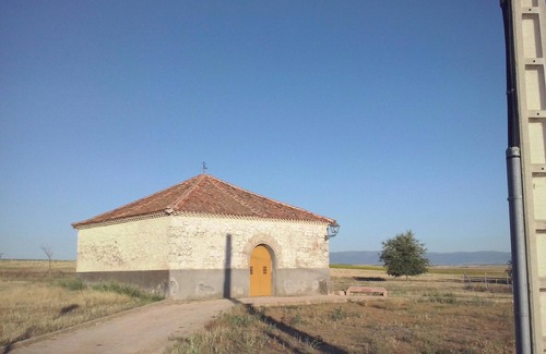 Aldea Real Maison | Homerez - Casa acogedora en Aldea Real con terraza y chimenea