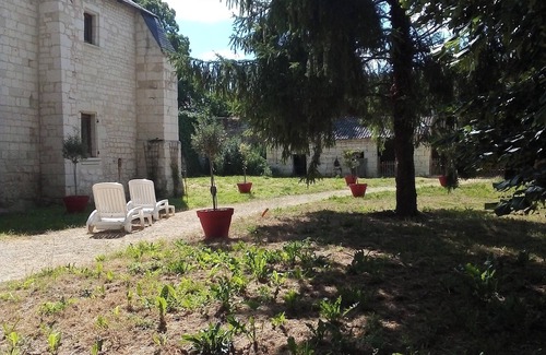 Courchamps Maison | Homerez - Charming house in Courchamps with garden view