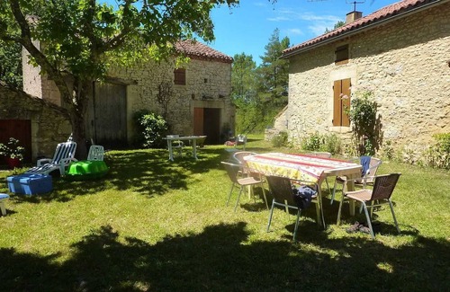 Les Junies Maison | Homerez - Maison charmante à Les Junies avec vue sur jardin