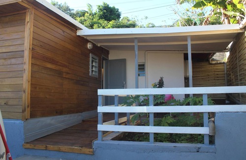 Grande Anse Maison | Homerez - Maison à 2 km de la plage pour 2 pers. avec terrasse à Petite Île