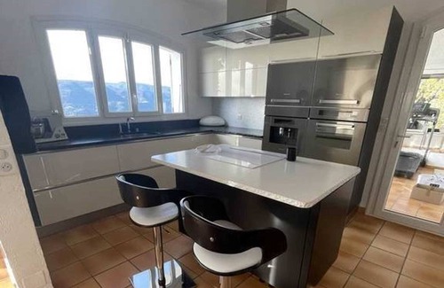 Aspremont Maison | Homerez - Maison charmante à Aspremont avec piscine privative