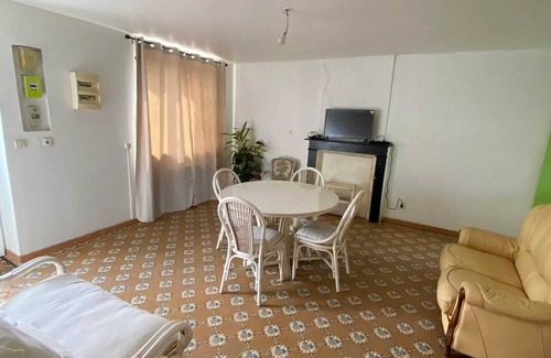 Audignies Maison | Homerez - Maison chaleureuse à Audignies avec stationnement privé