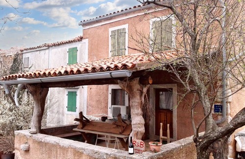 Cres Maison | Homerez - Maison charmante à Filozici avec jardin clôturé