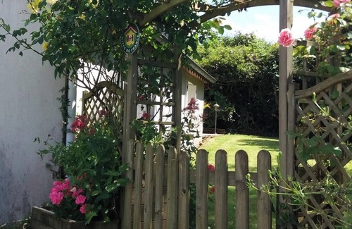 Laz Maison | Homerez - Maison de charme avec jardin à Laz