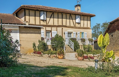 Courrensan Villa | Homerez - Villa charmante en pleine campagne de Courrensan avec piscine privée