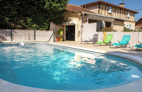 Courrensan Villa | Homerez - Villa charmante en pleine campagne de Courrensan avec piscine privée