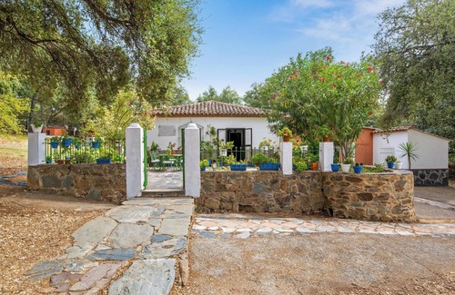 Calabazares Villa | Homerez - Villa charmante à Cortegana avec piscine privée