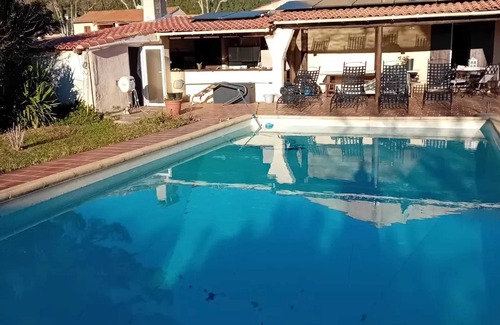 Caveirac Villa | Homerez - Villa agréable avec piscine à Caveirac
