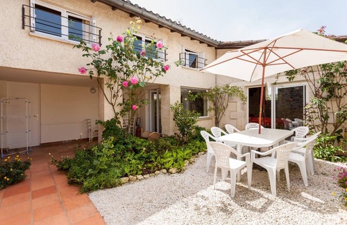 Genissac Villa | Homerez - Villa exceptionnelle pour 8 pers. avec piscine et terrasse à Génissac