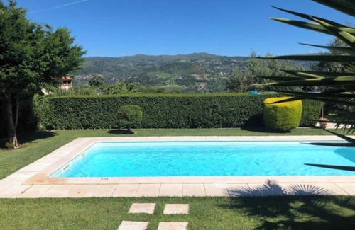 Resende Villa | Homerez - Villa de charme à Resende avec piscine privée