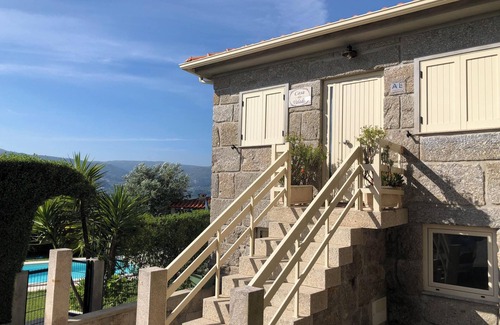 Resende Villa | Homerez - Villa de charme à Resende avec piscine privée