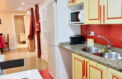 Distrito Centro-Casco-Antiguo Appartement | Homerez - Appartement confortable à Cáceres - 55 m² - Terrasse accueillante