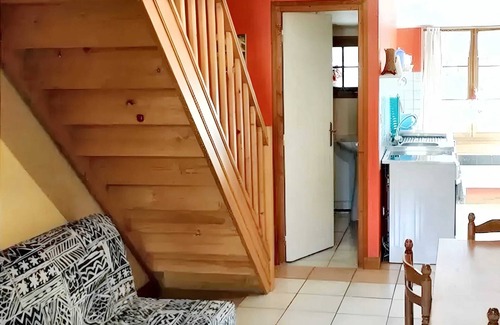 Mesnay Appartement | Homerez - Comfortable Apartment in Mesnay - 70 m² - Private Balcony